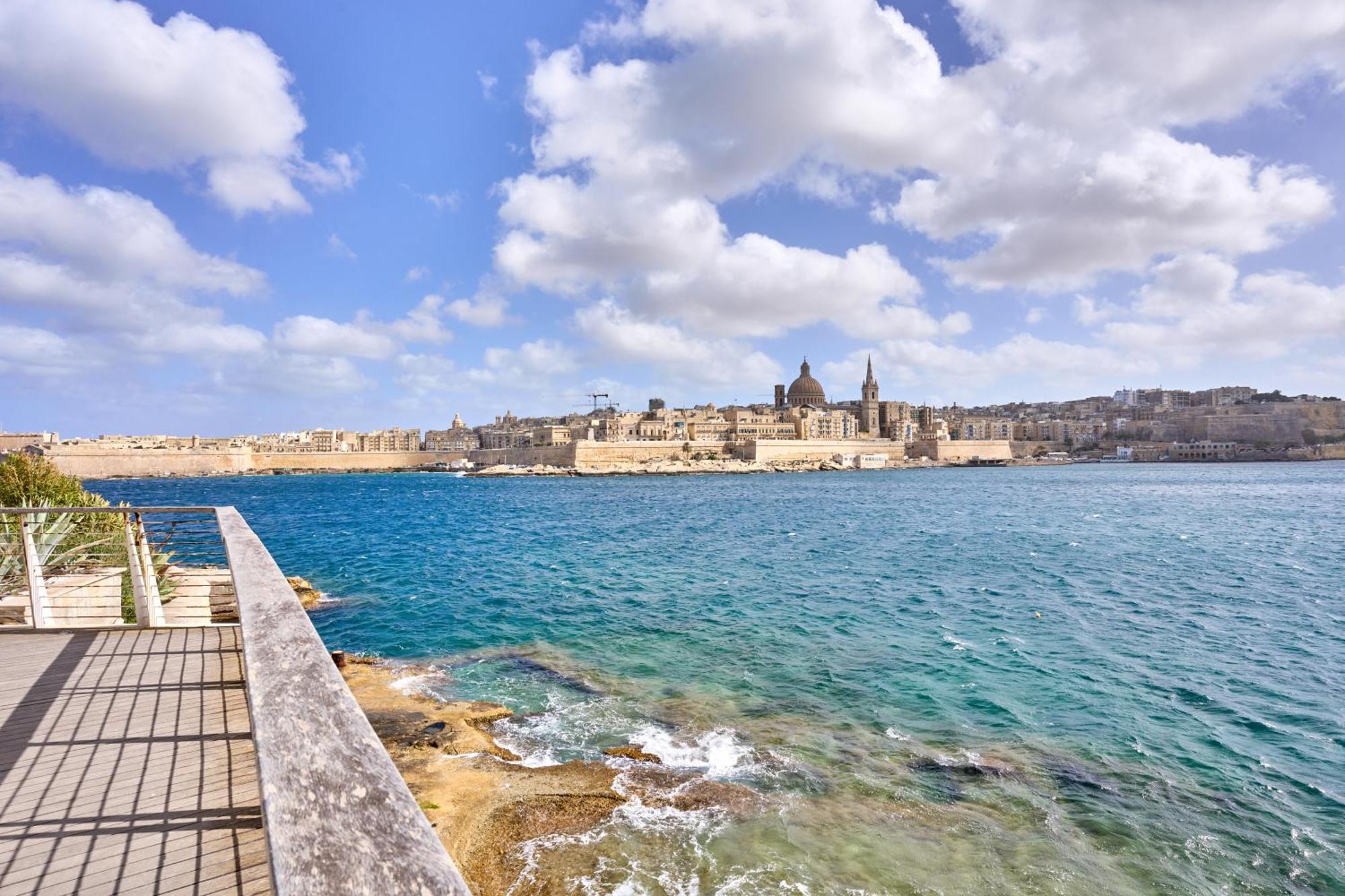 Stylish Apartment In Tigne Point Sliema Ngoại thất bức ảnh